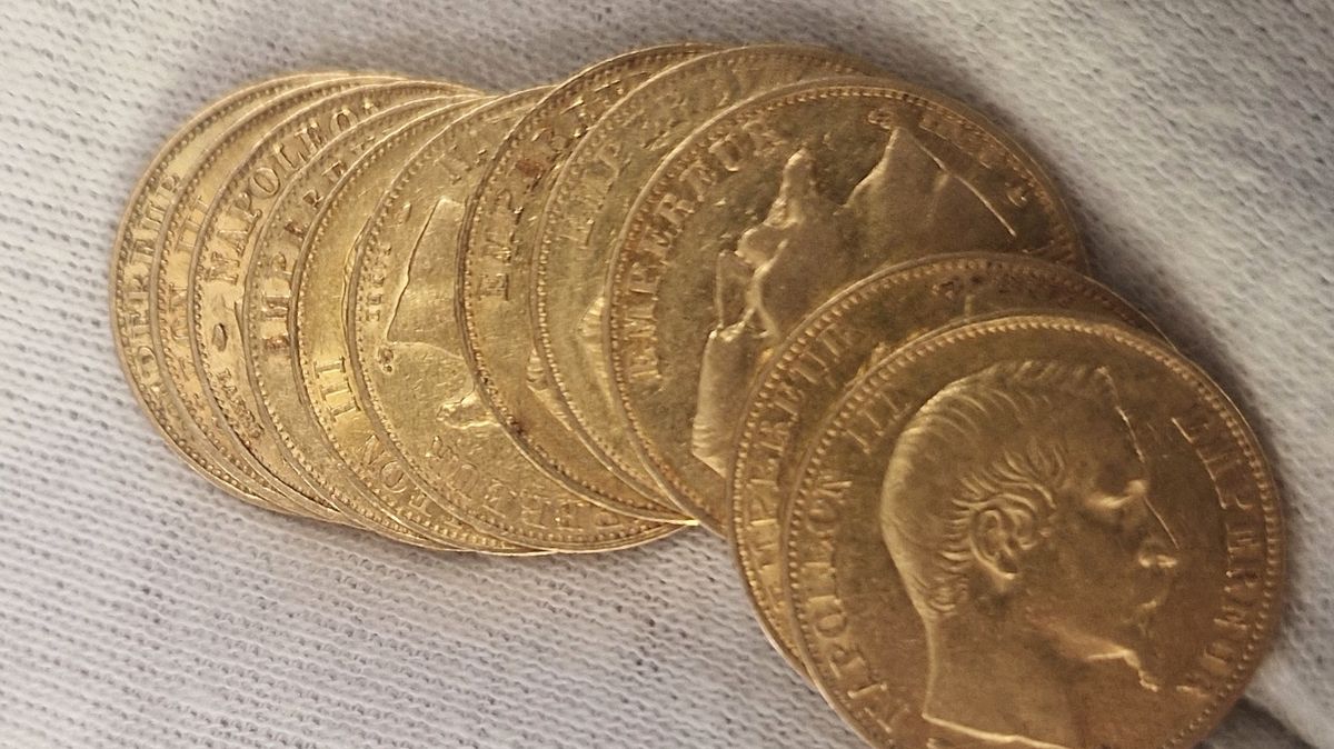 Nálezci zlatého pokladu ze Zvičiny dostanou od kraje 11,7 milionu